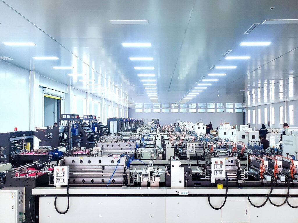 ongchi Pack large dust-free workshop full of automatic flexible packaging bag making machines